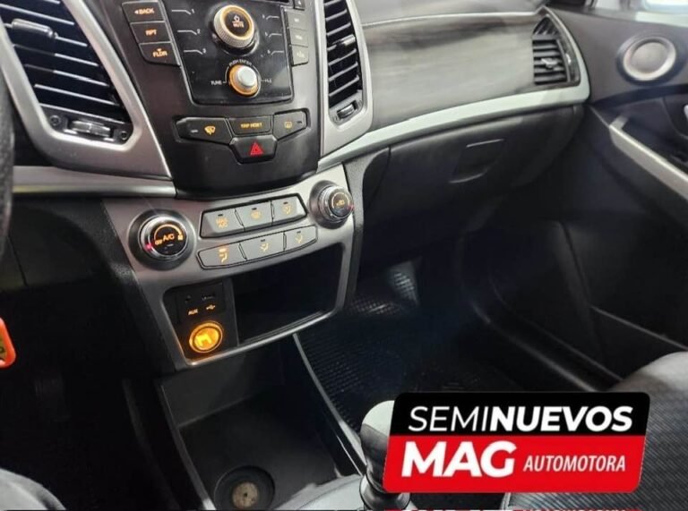 AUTO STATION WAGON SSANGYONG KORANDO 2015 6