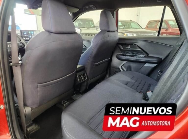 TOYOTA YARIS CROSS 2024 6