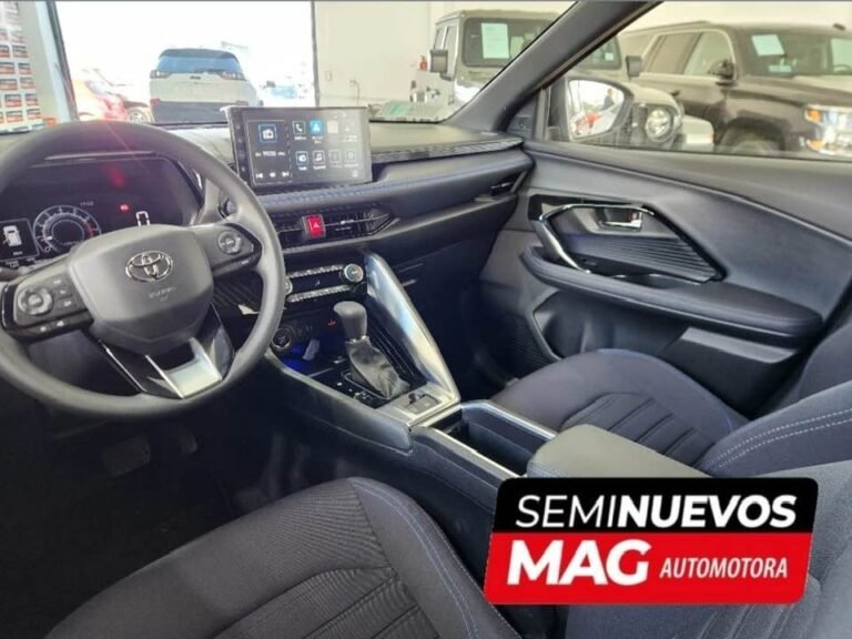 TOYOTA YARIS CROSS 2024 8